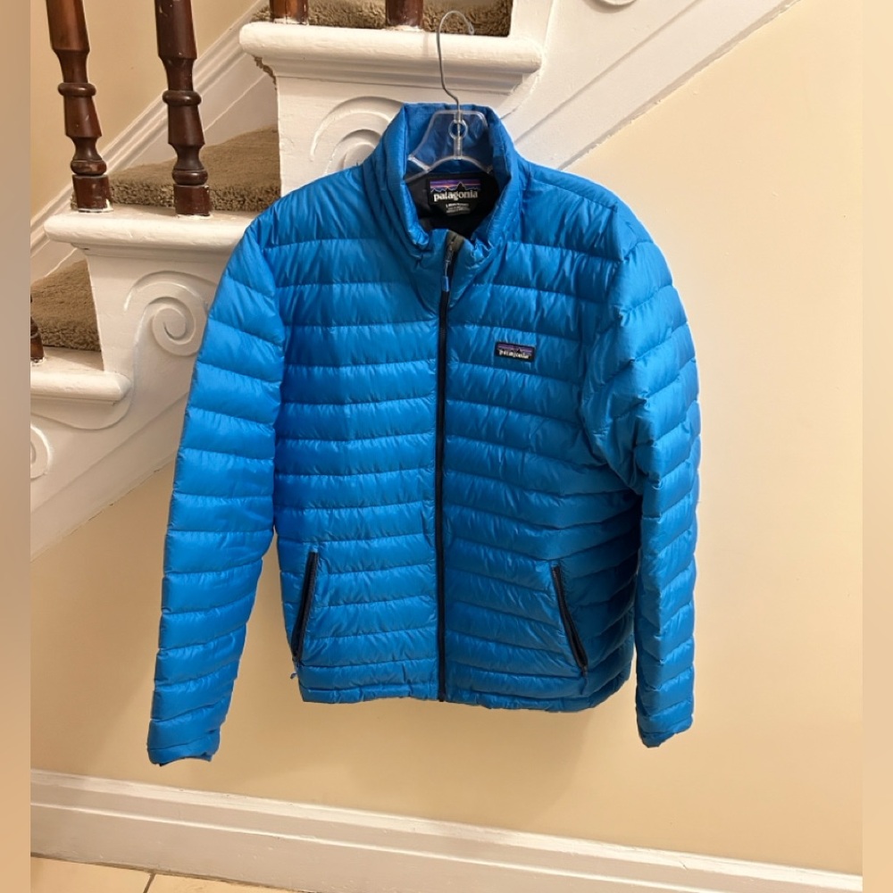 Men’s Patagonia Down Sweater Jacket LARGE Excellent Used condition